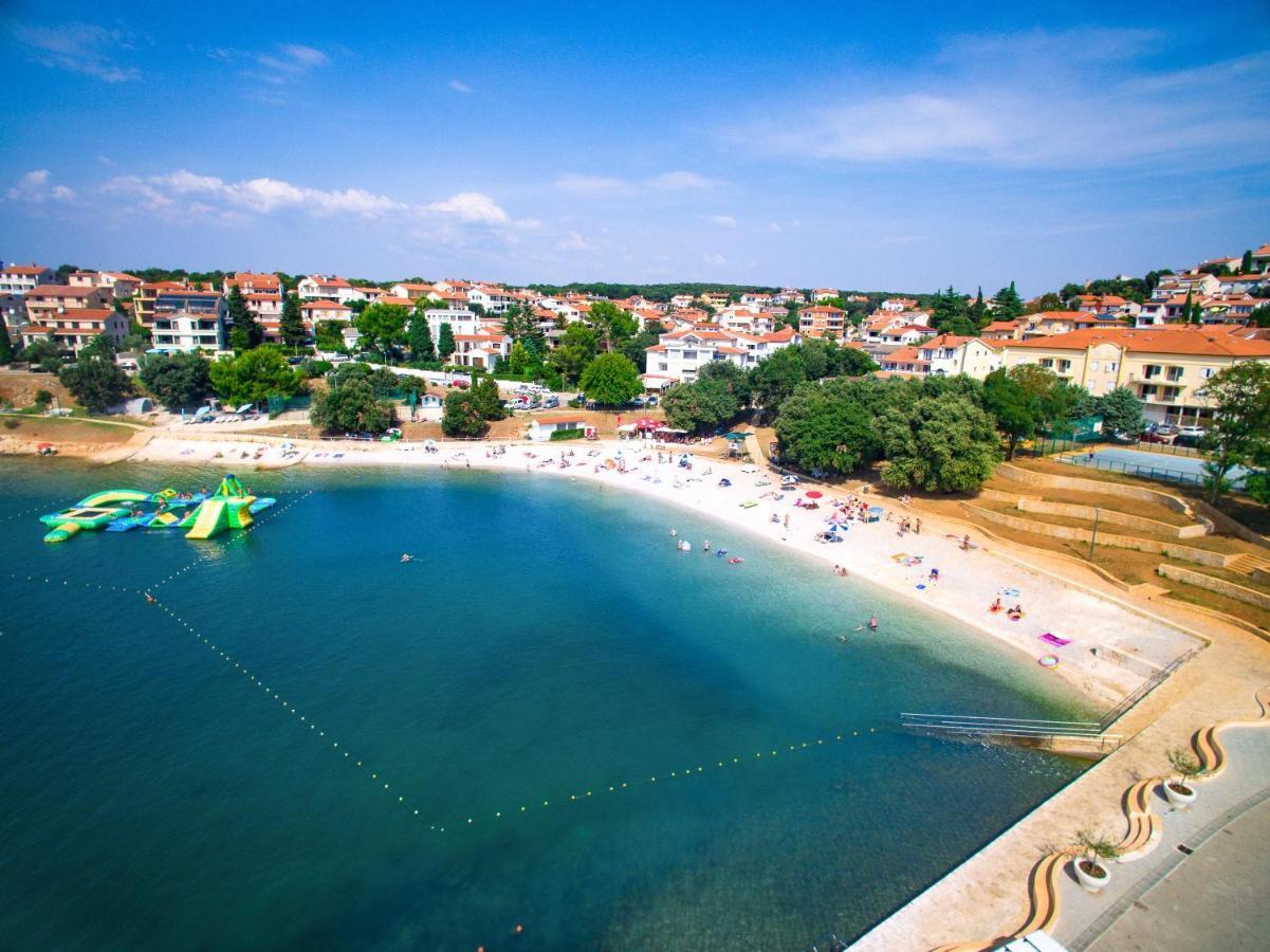 Holiday Apartment 50M From The Beach Pjescana Uvala Exterior foto